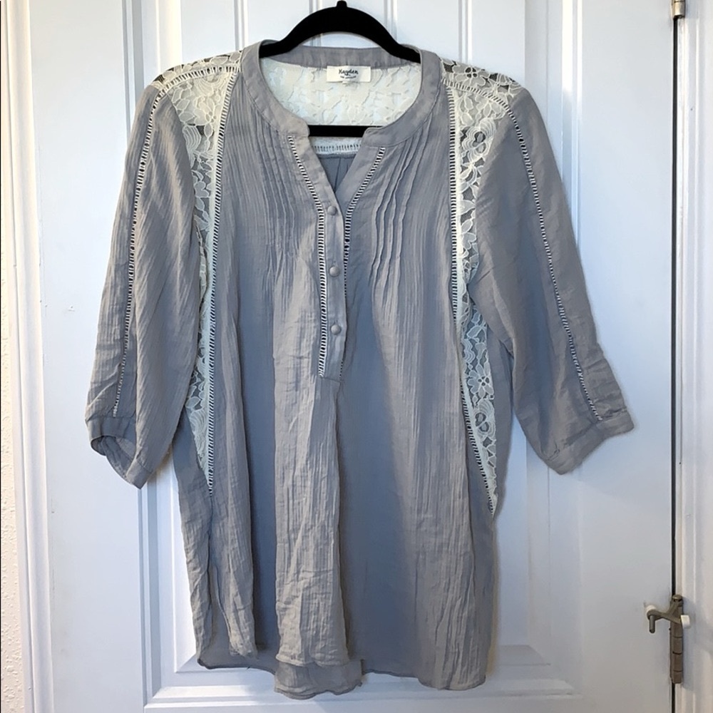 Hayden Gray Silver 3/4 Sleeve Mandarin Collar Tunic with beautiful lace detail
